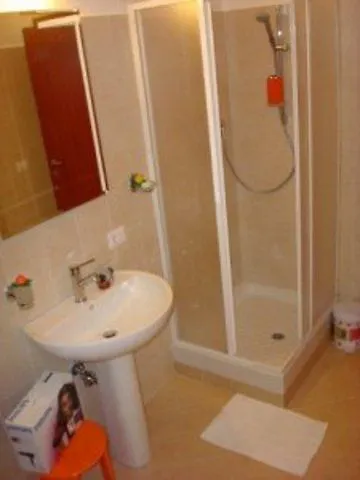 Aloha Nocleg ze śniadaniem 2*