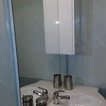 לינה וארוחת בוקר Aloha 2*