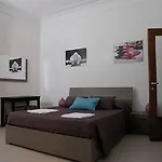 Aloha לינה וארוחת בוקר 2*