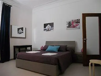 Aloha Bed and breakfast 2*